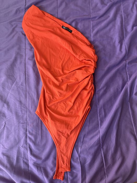 Оранжево боди Zara