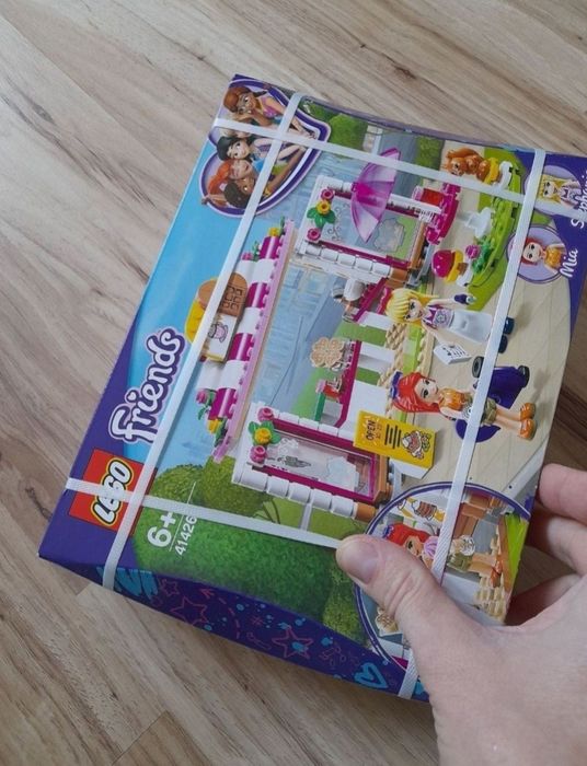 LEGO Friends  nou sigilat - Cafeneaua parcului Heartlake City 41426