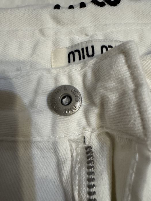 Blugi albi miumiu