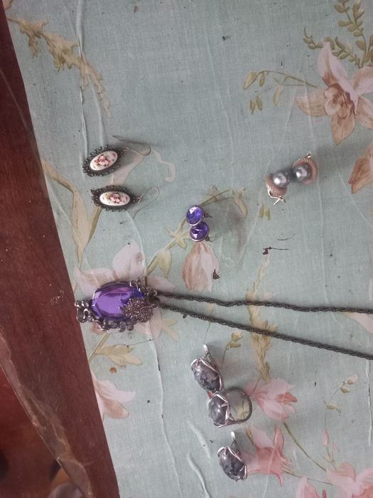 Продам сережки и цепоцку срочно