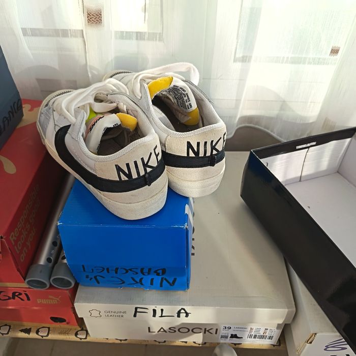 Vând adidași Nike blazer low