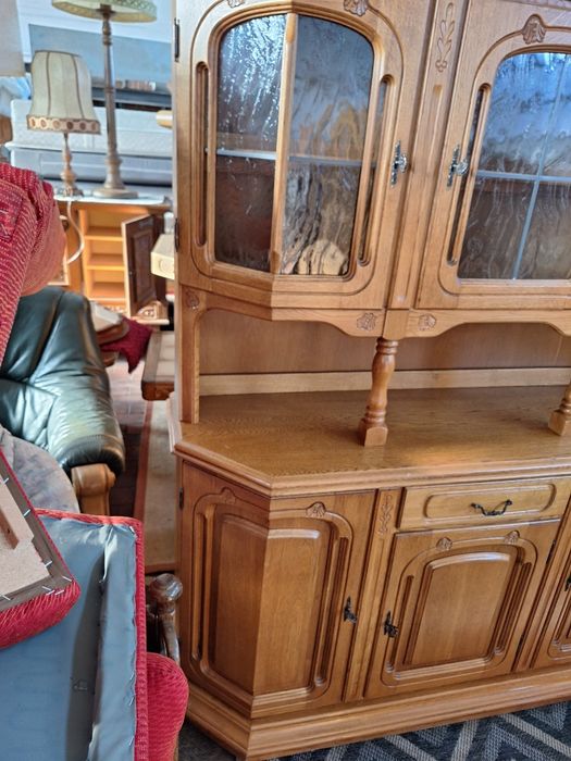 Витрина естествено дърво