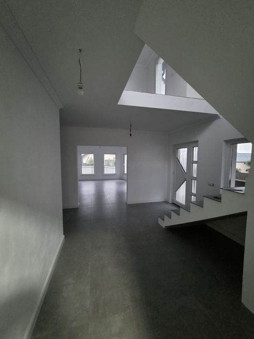 Casa de vânzare  în moara zona centrala retrasa