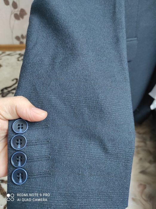 Продам костюм тройку