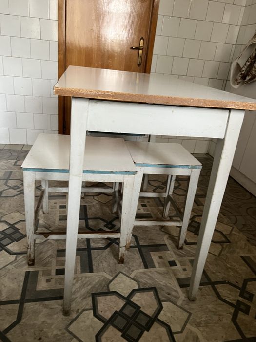 masa bucatarie si 3 scaune