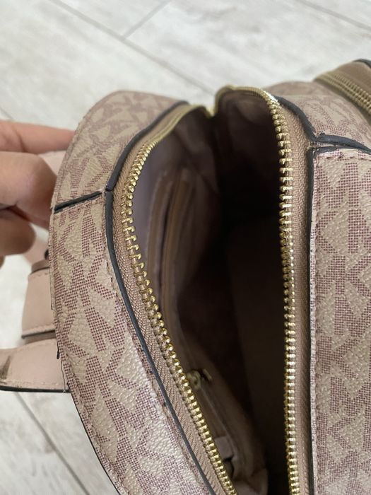 Продам сумку рюкзак