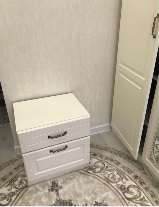 Кровать,2тумбасымен,трюмосымен