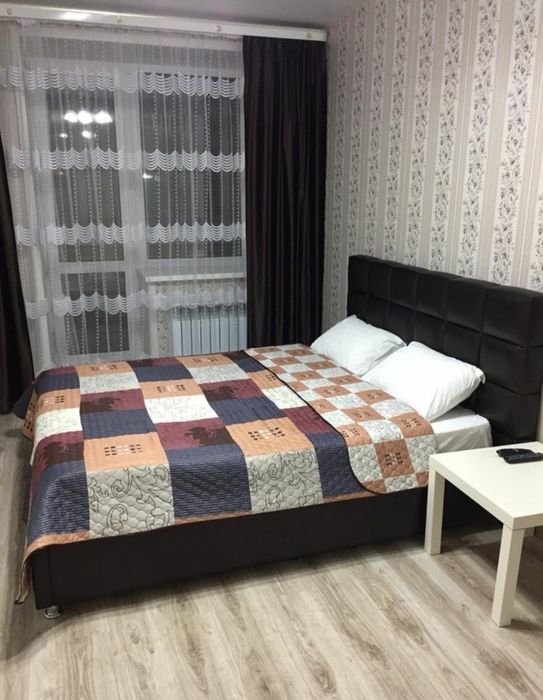 2000 тенге Час. В центре 1-комнатная. Гол-Пас