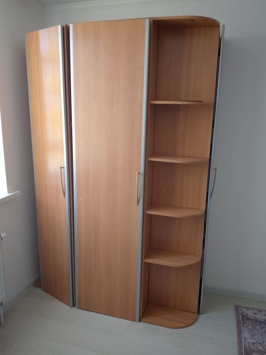 Шифоньер и детский диван