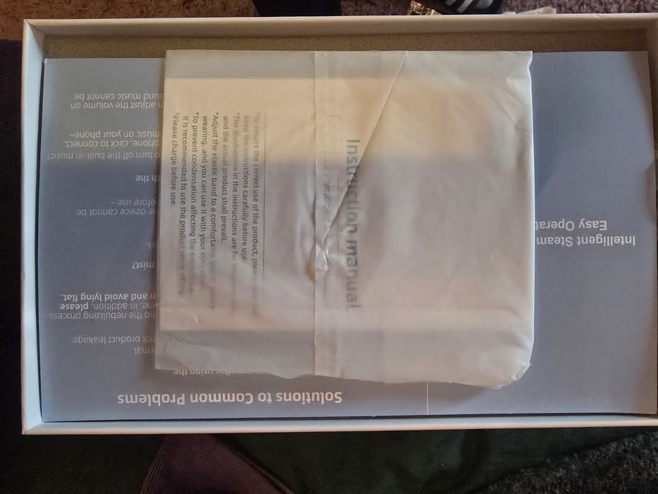 Aparat de masaj pentru ochi cu vibratii, ideal pentru relaxarea ochilo