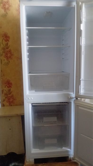 Холодильник б/у срочно