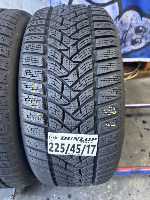 225/45/17 Dunlop M+S