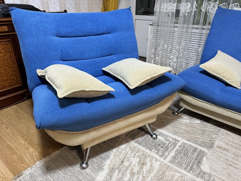 Продам диван с креслами