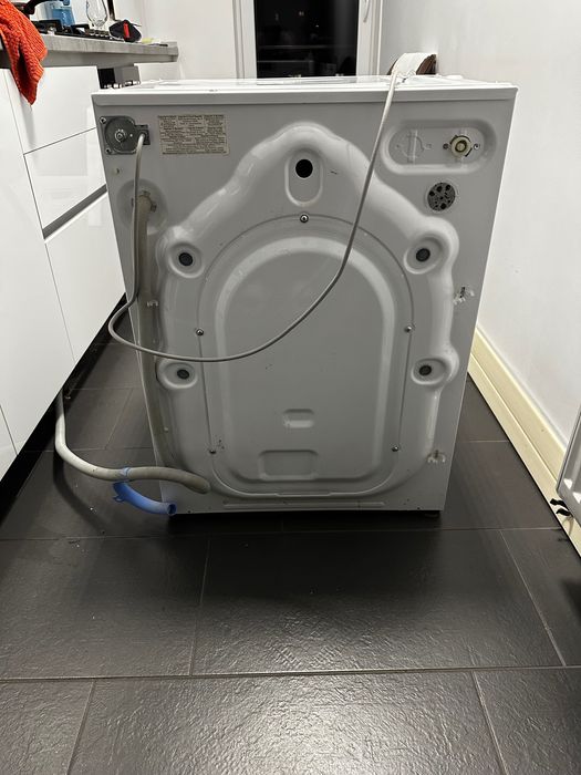 Mașină de spălat rufe încorpora bilă Beko