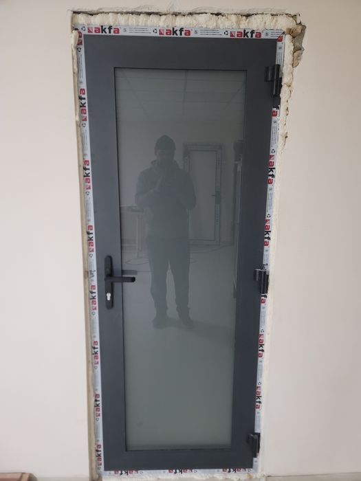 Akfa eshik va romlar