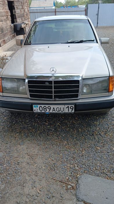 Мерседес Бенц Е 230