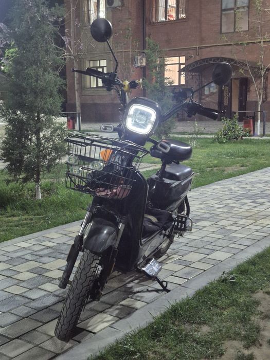 Продам скутер в хорошем состоянии ездит очень мягко