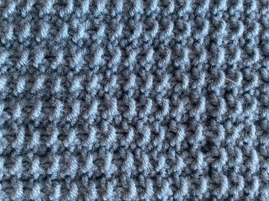 Жилет  вязаный