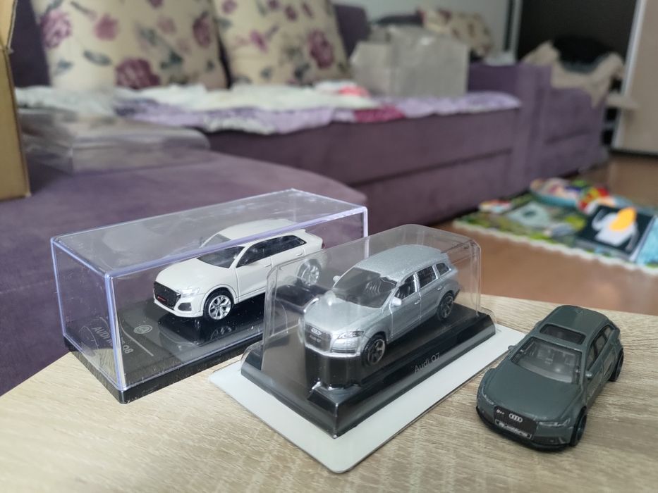 Machete auto scara 1/64