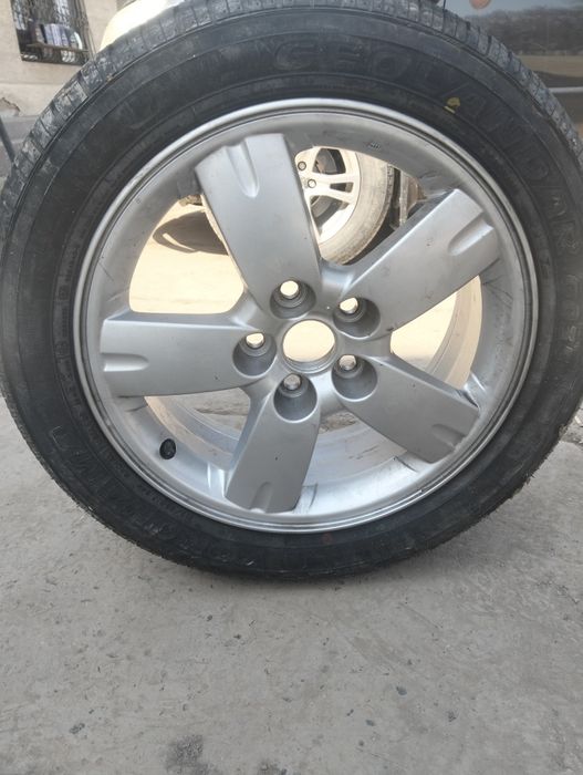 Продам резину летнюю ёкогома с диском