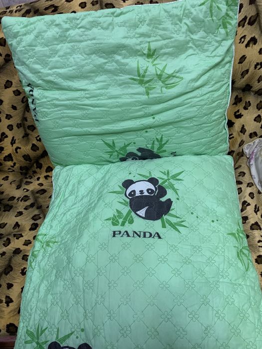 Продаю подушки 4 штуки по 2000