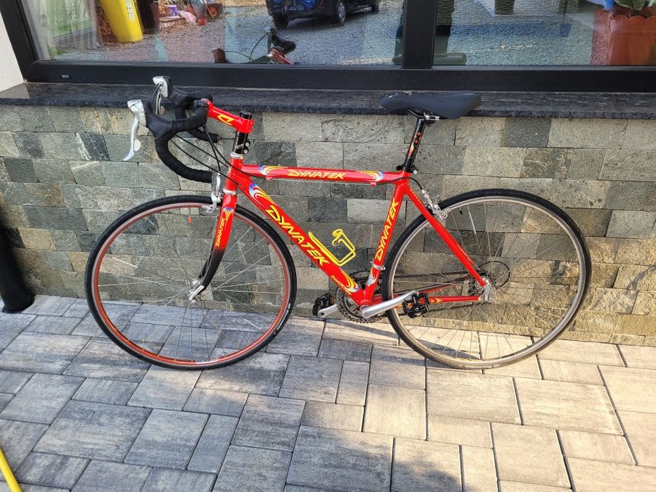Vand bicicleta de asfalt (cursieră)