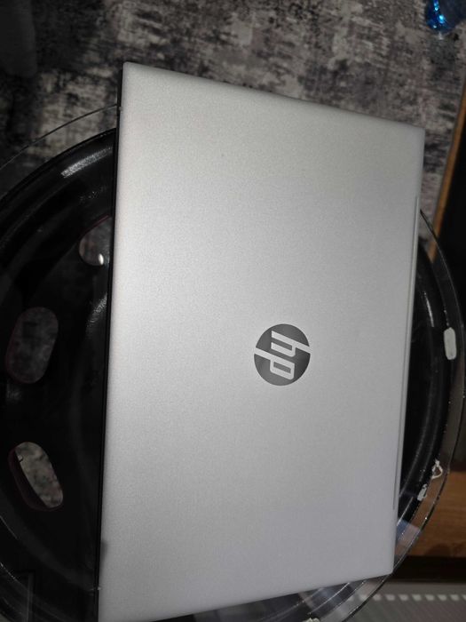 Продавам HP Pavilion модел 15-eh1041nq