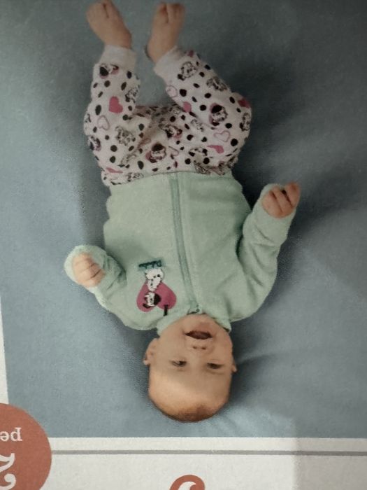 Costum bebe hanorac  si pqntaloni
