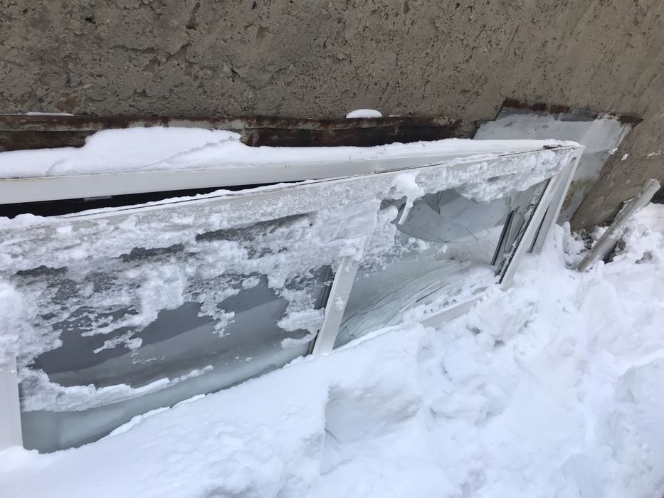 пластиковые двери, 1 окно