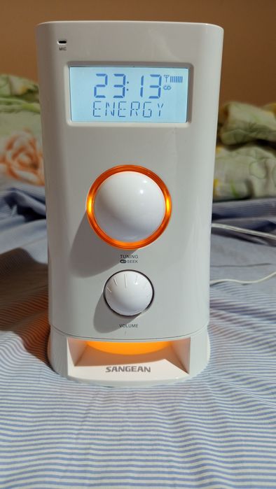 Радио часовник/нощна лампа