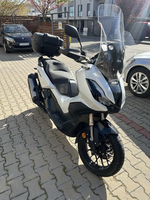 Vând Honda ADV 350,an fabricatie 2024