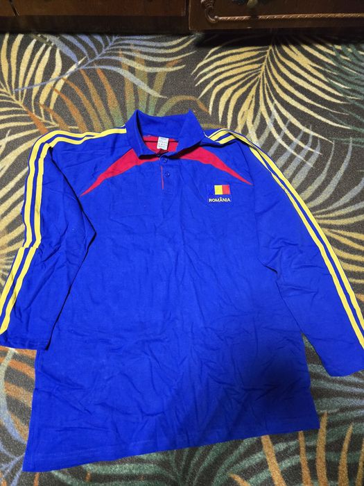 De vanzare articole militare