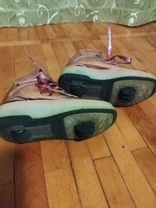 Ghete fete cu role Heelys