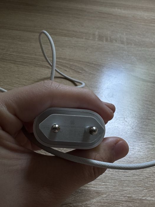 Айфон зарядка тайпси!