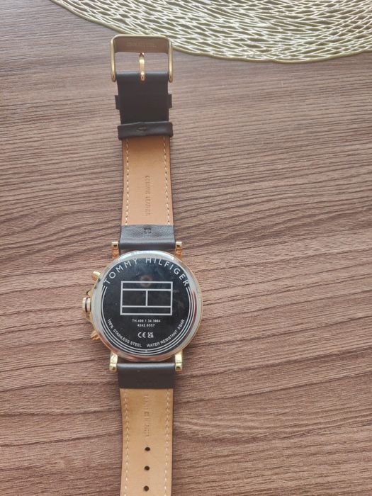 Часы Tommy Hilfiger