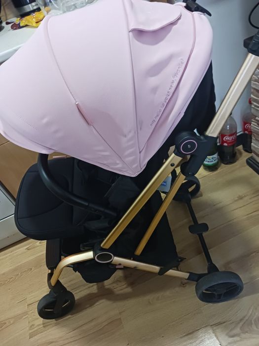 Бебешка розова количка