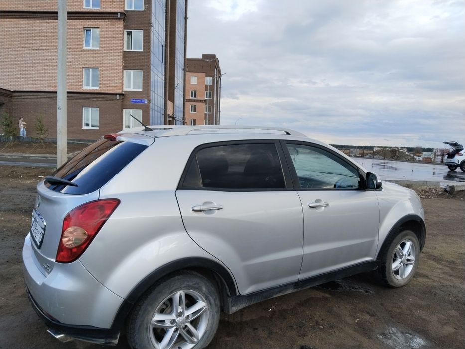 Автомобиль ,Ssang Yong