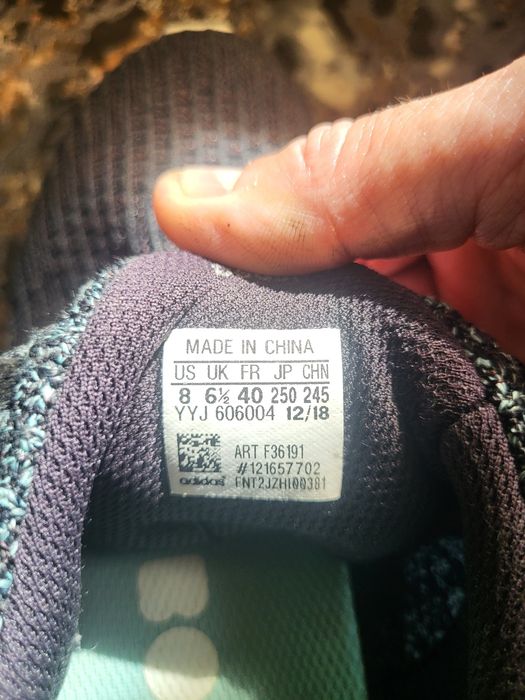 Vand adidasi ultrabust nr40. Stare foarte bună.