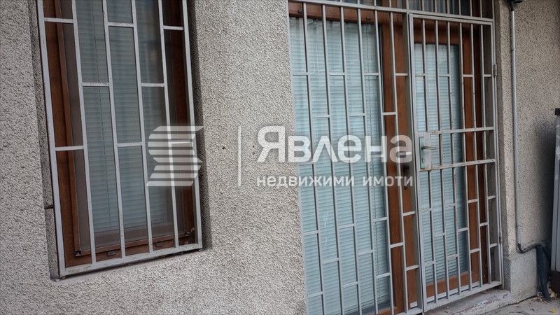 Продава се Магазин в Бургас, Център - 77 кв.м за 1052 €/кв.м - Снимка #1
