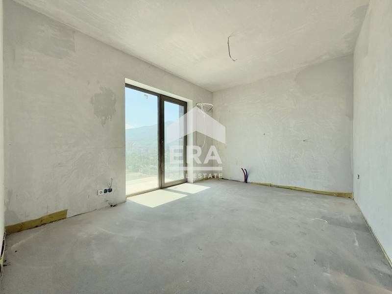 Панорамен тристаен апартамент с гледка към Витоша и града в кв. Красно