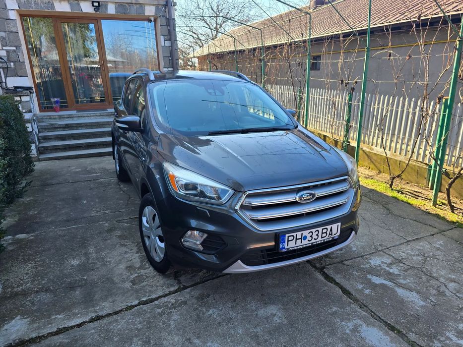 Ford Kuga Stare perfecta masina echipata la nivel maximal pentru  Kuga Titanium
