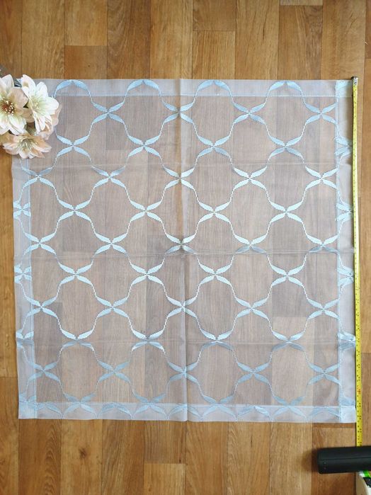 Бродирани карета