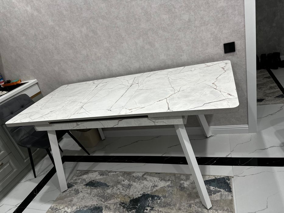 Продается кухонный стол