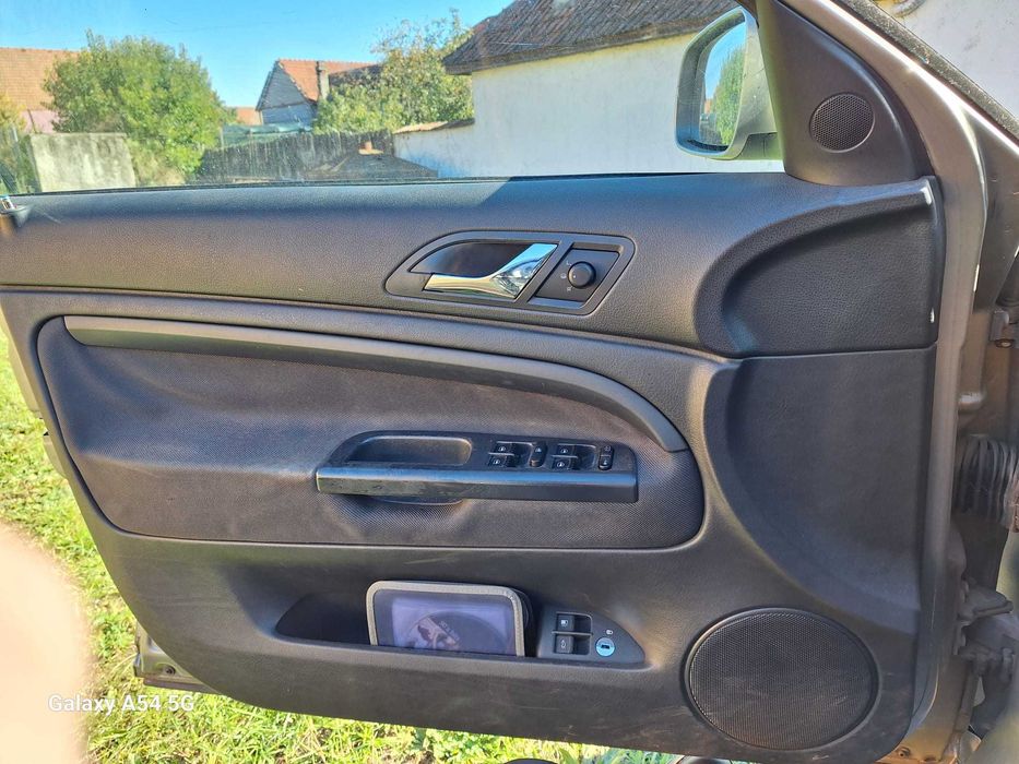 Unic propietar,vand SKODA SUPERB din 2006.