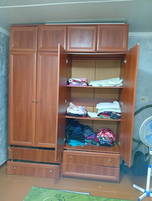 Срочно продам шифоньер б/ у