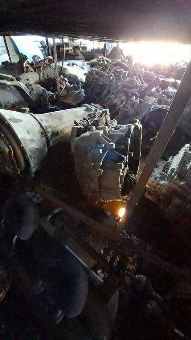 Продавам скоростни кутии за Волво ХС60.