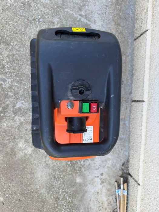 Дискова дробилка за клони с кош 2500W