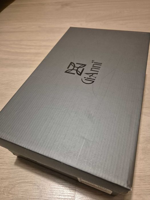 Обувки Gianni от естествена кожа