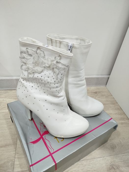 Зимние сапоги женские