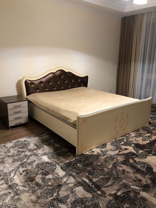 кровать двухспальная